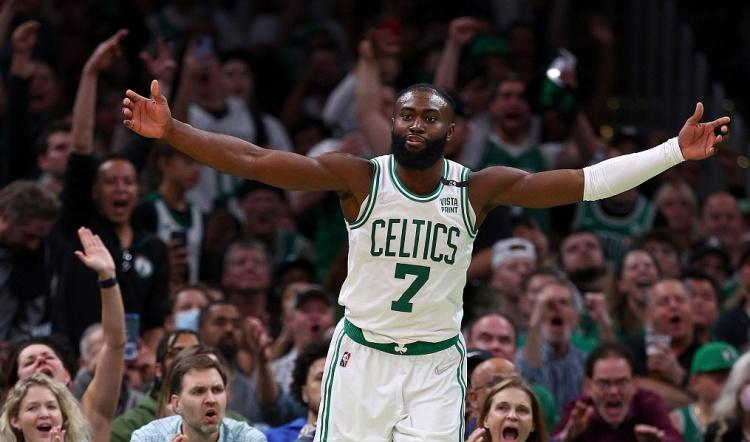 NG SPORTS-塔图姆新星绝杀表现惊艳，巴塞罗那未来可期！的简单介绍